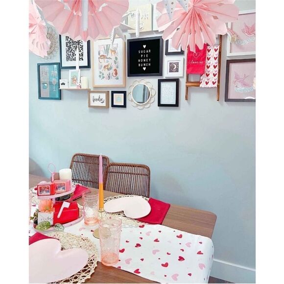 Scattered Hearts Valentine’s Table Runner - Picture 7 of 7